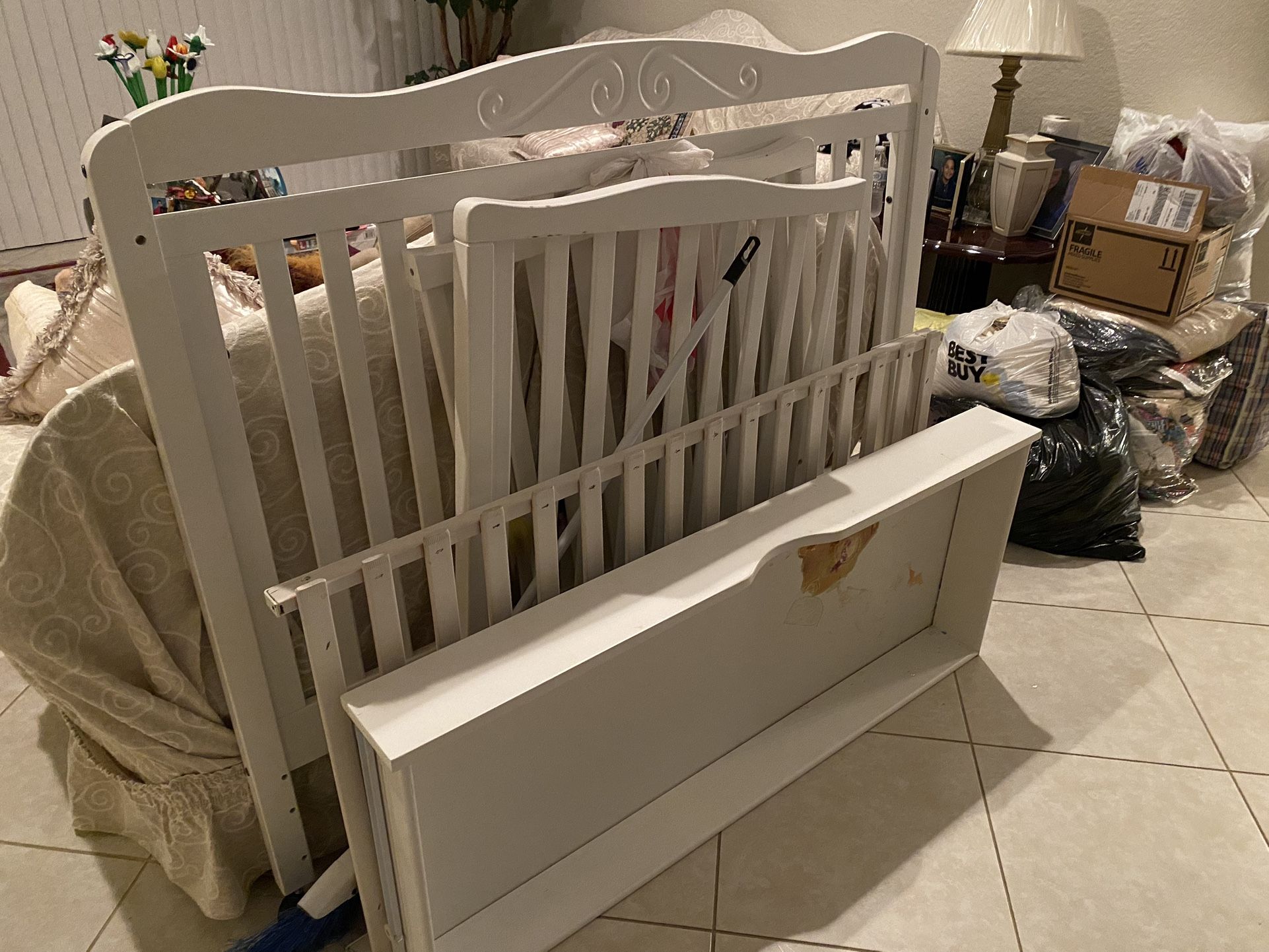 Free Baby Crib and baby Toys
