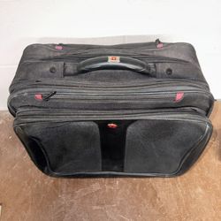 Swiss Gear Wenger Patriot 2 Wheeled Business Case Roller 