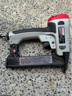 Crown stapler