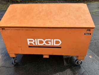 RIDGID 3068-OS Slant Top Jobsite Box – Heavy-Duty • Lockable • On Casters – $750
