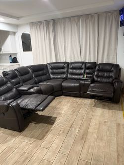 3- Piece Sectional Reclining Sofa