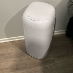 Diaper genie 