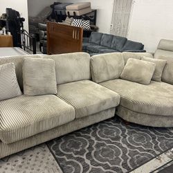 New Corduroy Sectional Couch! Includes Free Delivery 🚚! 