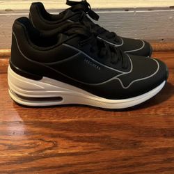 SKECHERS size 8