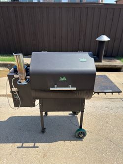 Green Mountain Grills Daniel Boone Pellet Smoker + UFO Cold Smoker Attachment