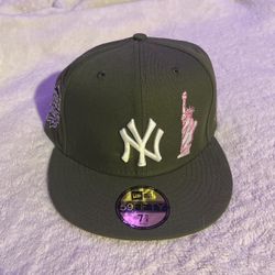 Unused fitted yankees cap 