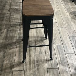 4 Bar Stools 