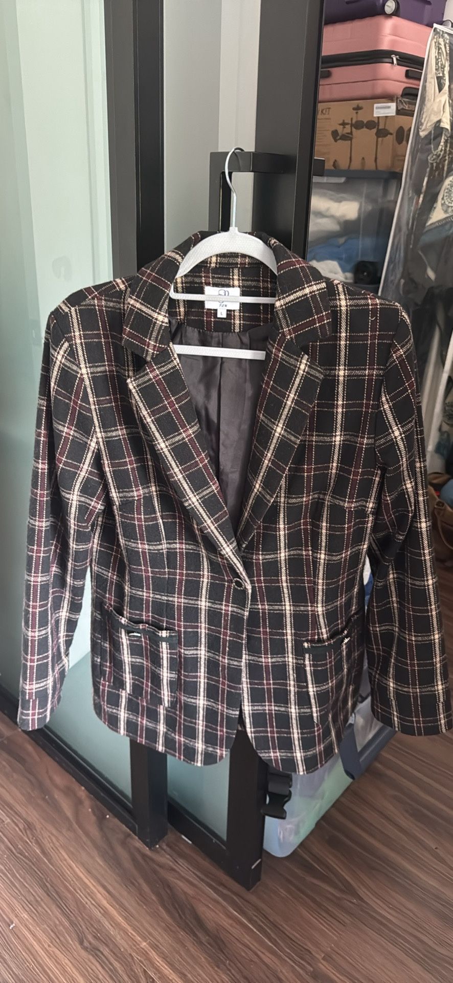 Stylish Plaid Blazer – Perfect for Any Occasion!