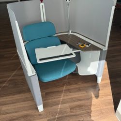  Steelcase Brody WorkLounge. 