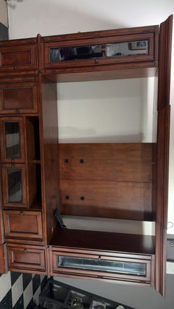 Free TV stand