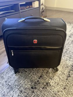 SwissGear Carry On Luggage With Laptop Compartment