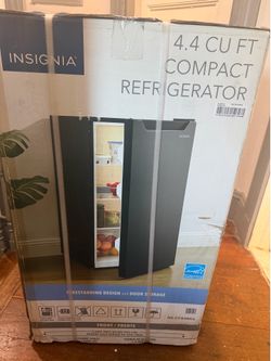 4.4 CU FT  insignia compact refrigerator