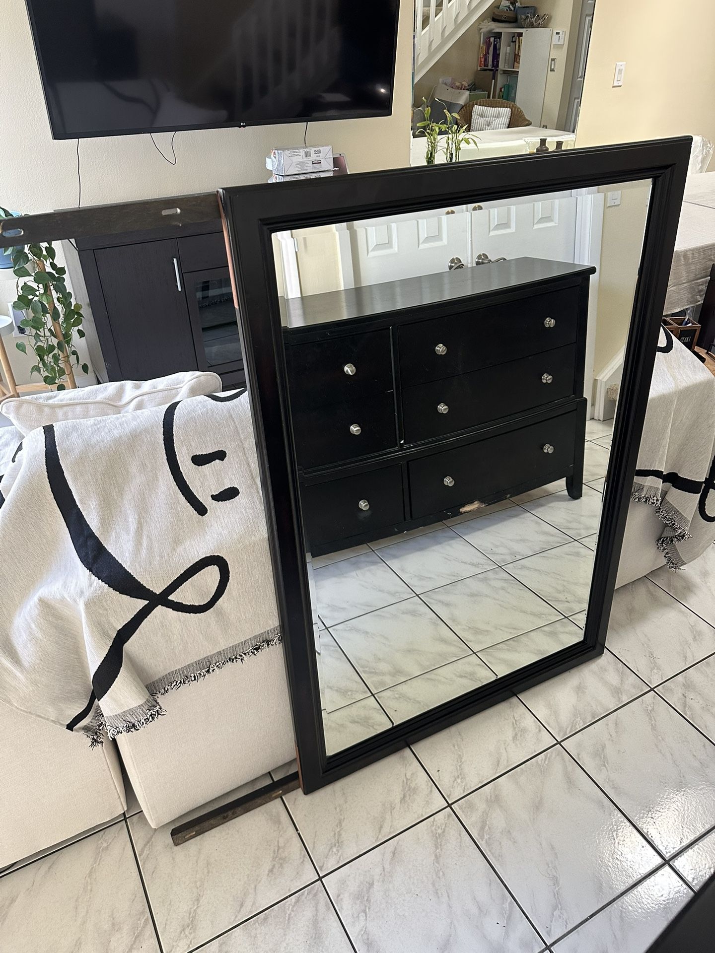Dresser w/ Mirror