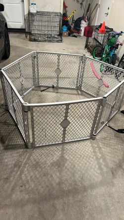 Baby/dog Gate/enclosure 