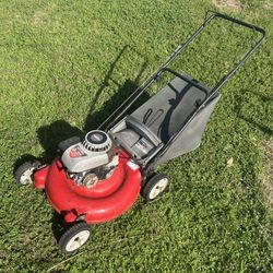 Yard Machines Lawnmower With Briggs And Stratton Motor