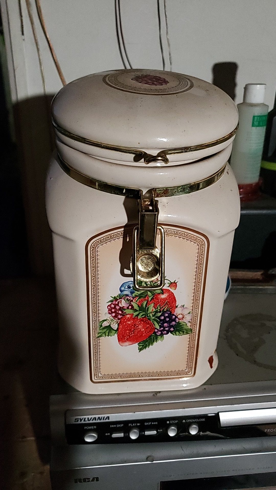 Cookie jar