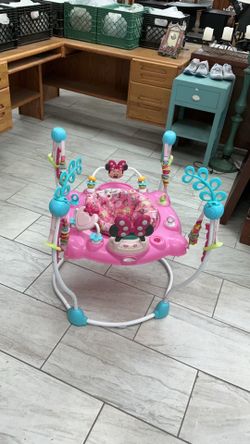 Minnie baby bouncer