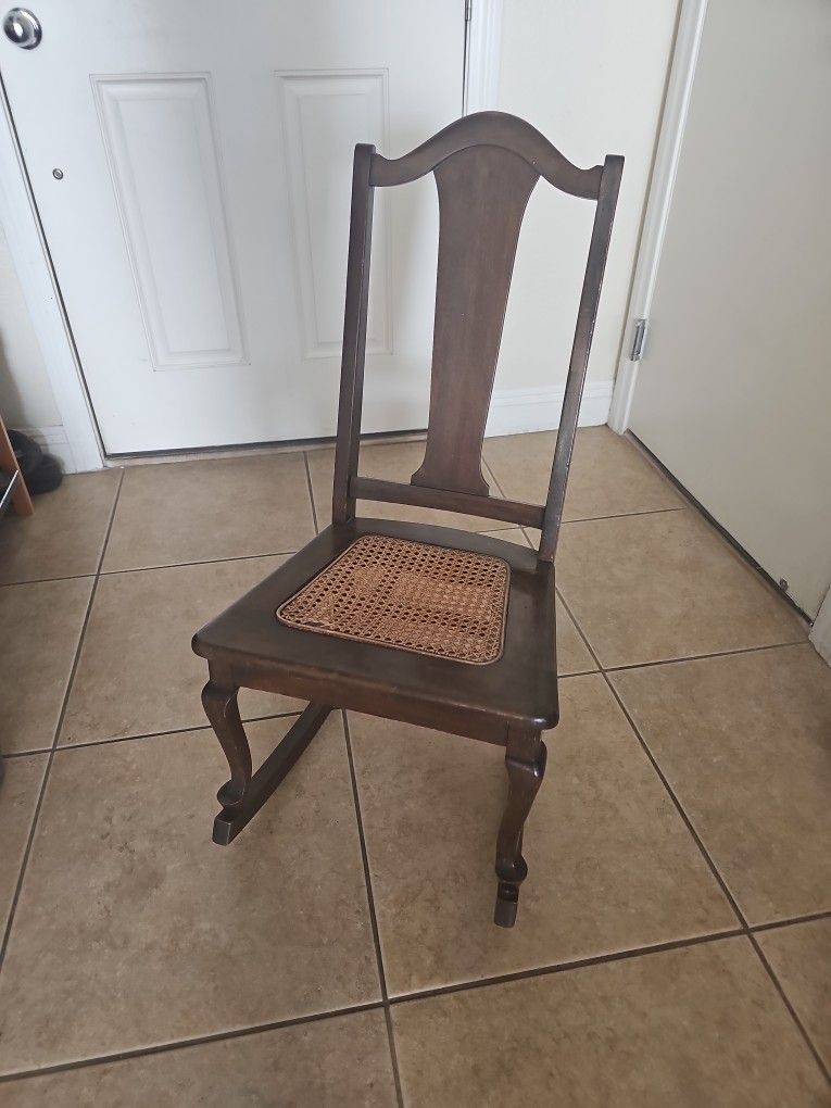 Antique Rocking Chair Cochran Chair Co Aurora Indiana Window Display for Sale in Las Vegas NV OfferUp