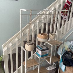 Indoor Plant Stand with Built In Lights. 