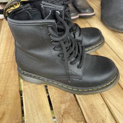 Kids Doc martins