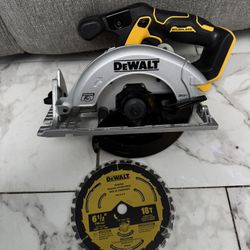 Dewalt 6 1/2 Circular Saw TOOL ONLY 
