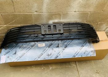 2018-2020 OEM Toyota Camry Hybrid LE XLE Grill Front Lower Grille
