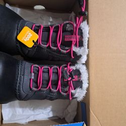 Kids Shoes - Boots US11 (New)