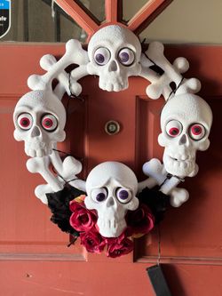 Skull wreath