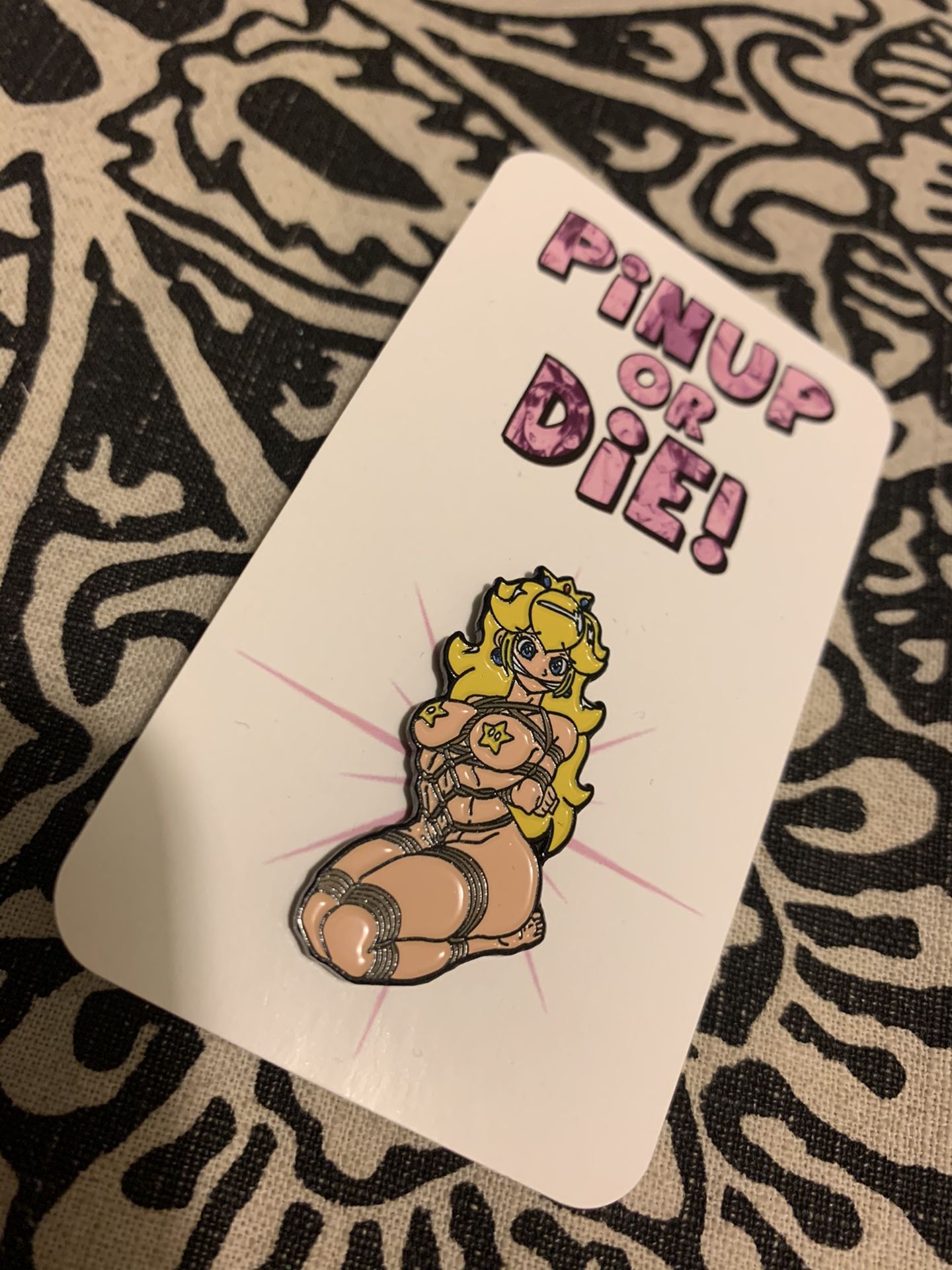 Princess Peach (Naughty Pin)