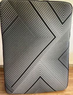 Beautyrest black queen mattress