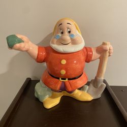 Disney Snow White Seven Dwarfs Doc Teapot