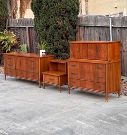 Vintage Mid Century 3-Piece Walnut Bedroom Set 2 Dresser + Nightstand