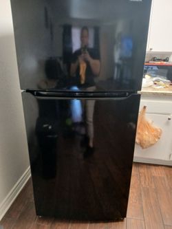 FRIGIDAIRE 20 CF FRIDGE