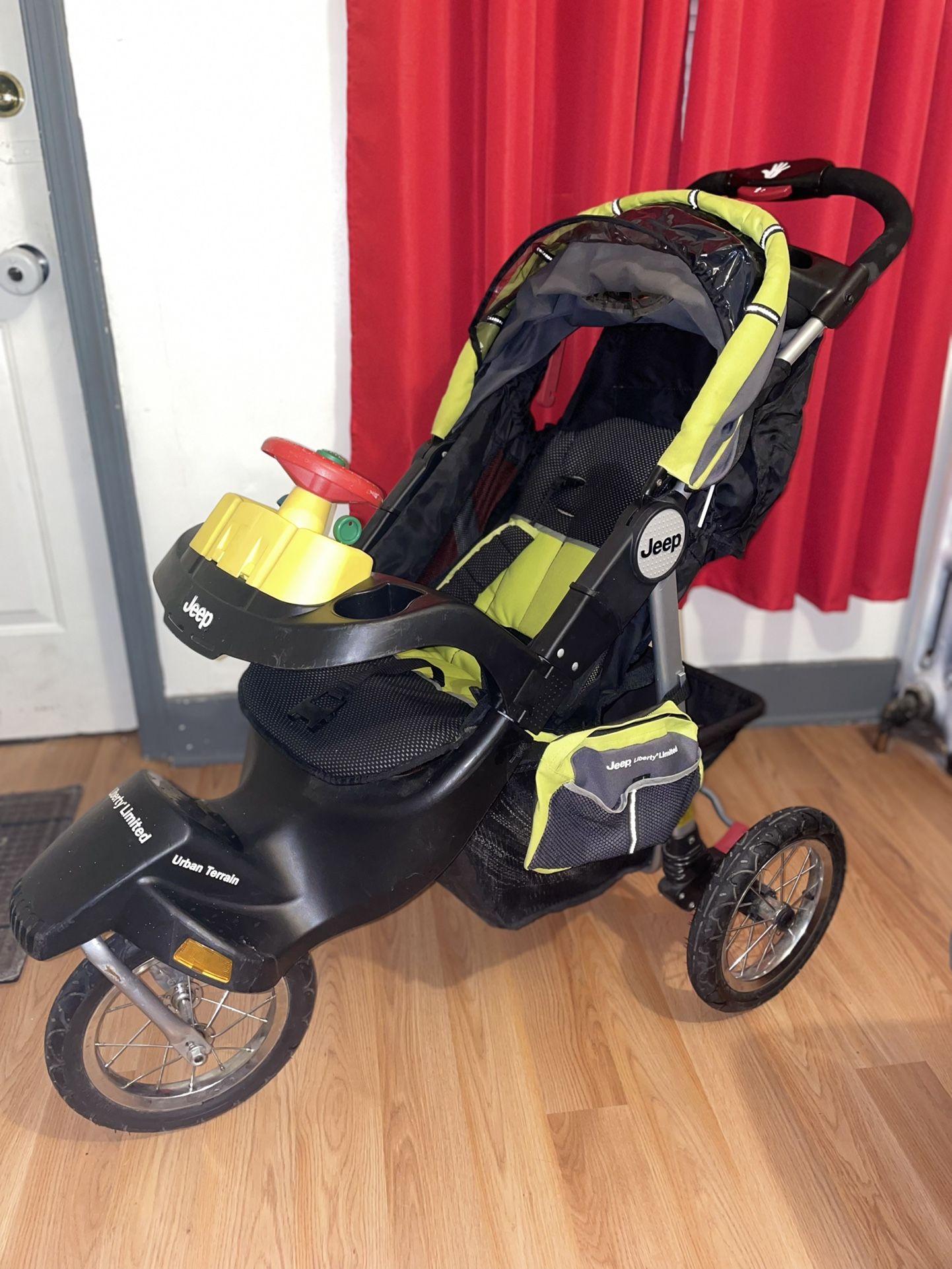 four seater wagon stroller Superman Quad (4-Seater) Range (Battery):Up to 130 mile* (Dual 18AH li-ion) Carriola Evenflo Advanced Legacy functionality and safety of SAPG::uppababy-bassinet-v3 ~ Options::Julian