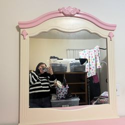 DRESSER WITH BED FRAME