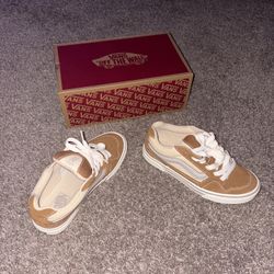 Women’s Caldrone Vans  Sz 7.5