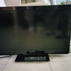 32" Panasonic LCD TV