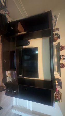 Entertainment center