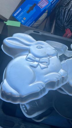 Cake pans
