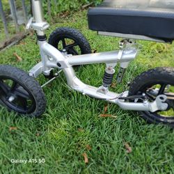 knee scooter 