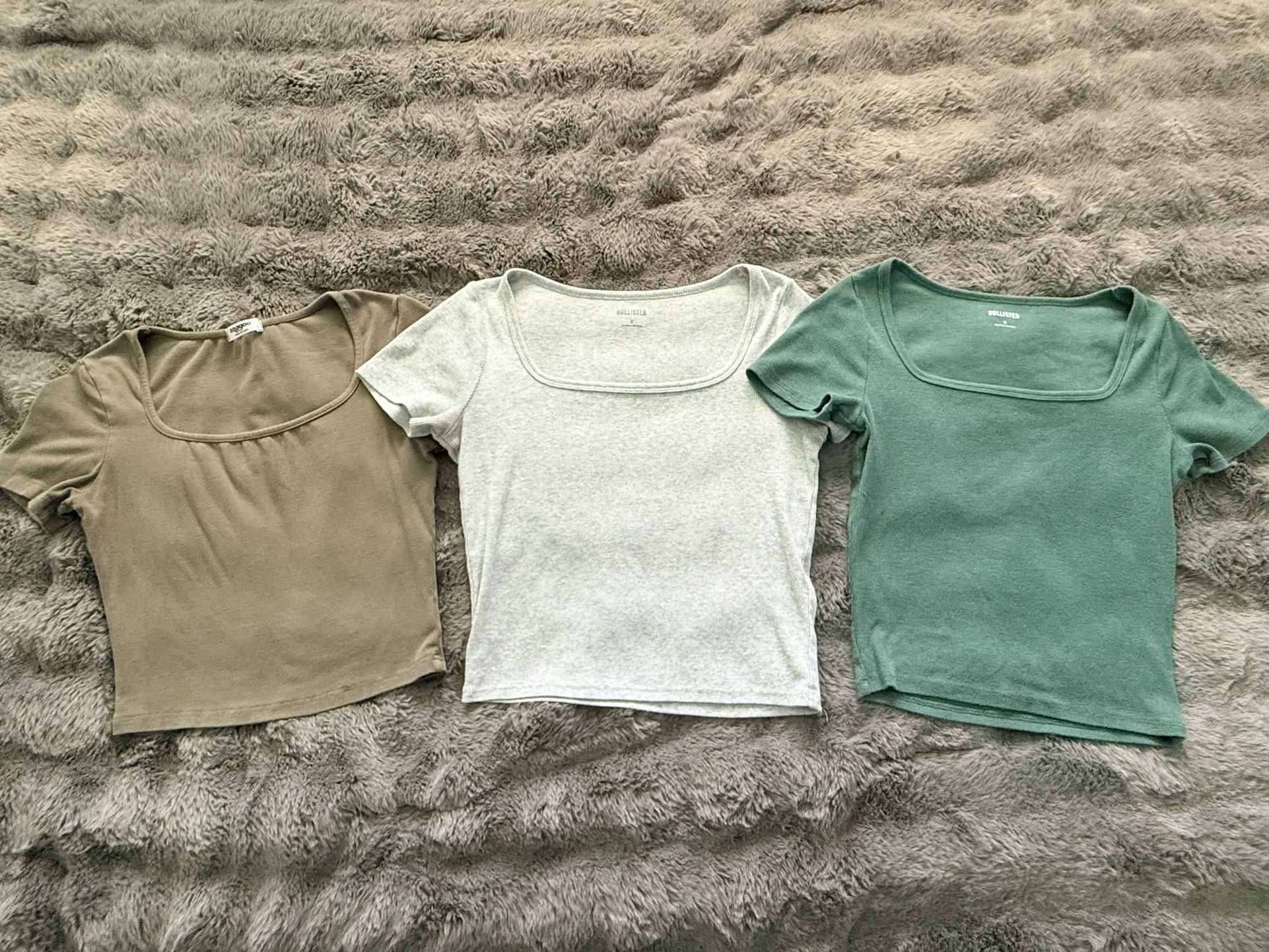 Women’s Hollister Tops Size Small