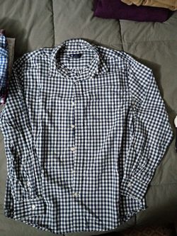 Gap long sleeve button up size Medium