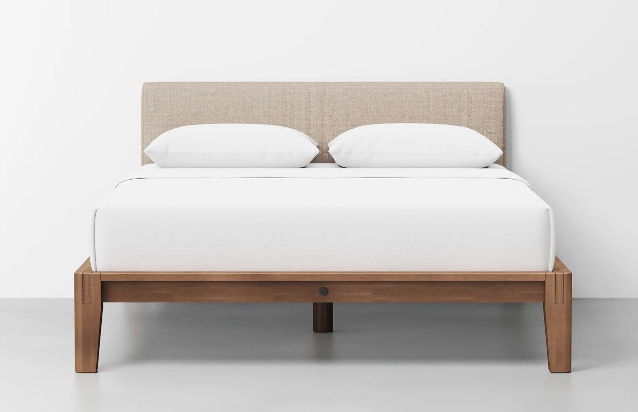Luma Bed (king) and Grey Pillowboard