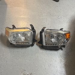  Toyota Tundra Headlights 2014-2018