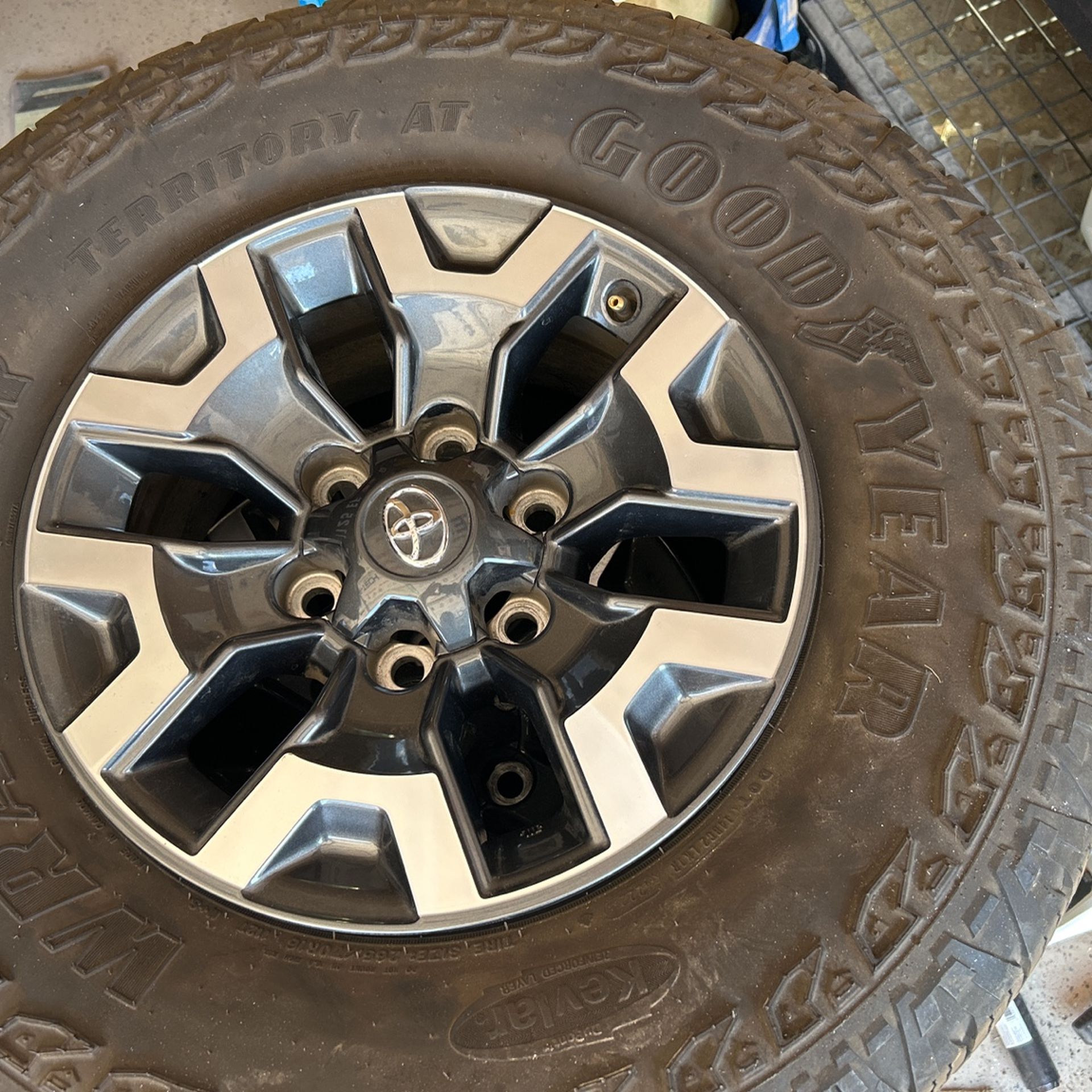 Tacoma OEM WHEELS AND TIRES 265 70 16