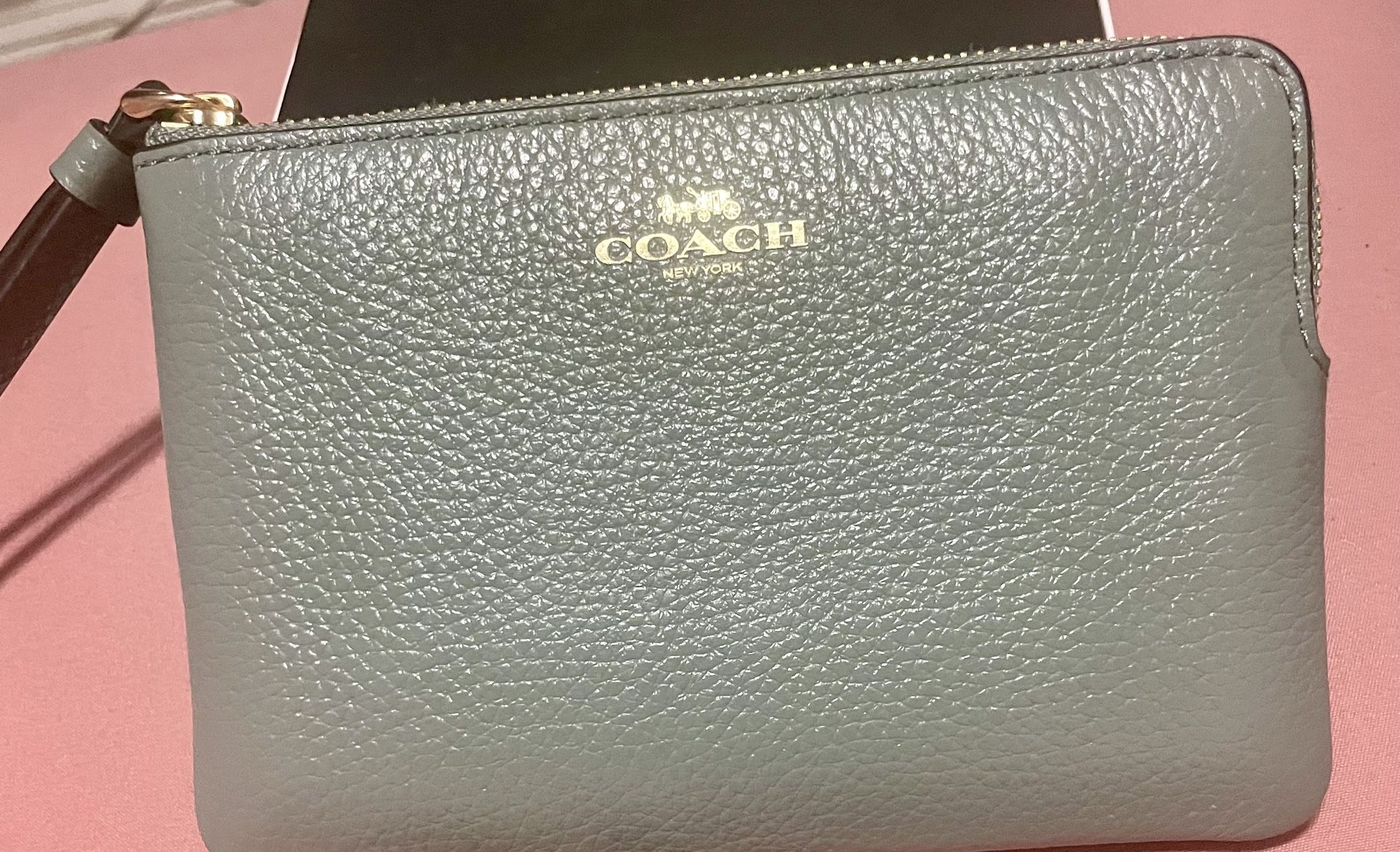 Coach Women's Small Corner Zip Wristlet in Pebbled Leather