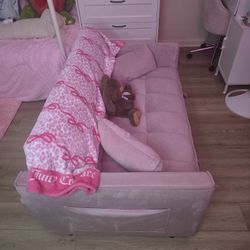 💕 Pink Velvet Sofa Bed, Foldable – Barely Used, Super Cozy!