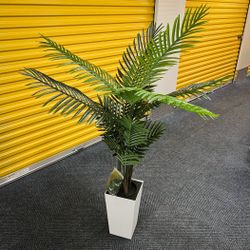 ASTIDY Artificial Palm Tree 5FT Fake Tropical Areca in White Tall Planter Indoor Home Decor Silk