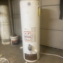 40 Gallon GE Water Heater
