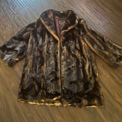 Vintage Women’s Terry Lewis Faux Fur (short) Coat